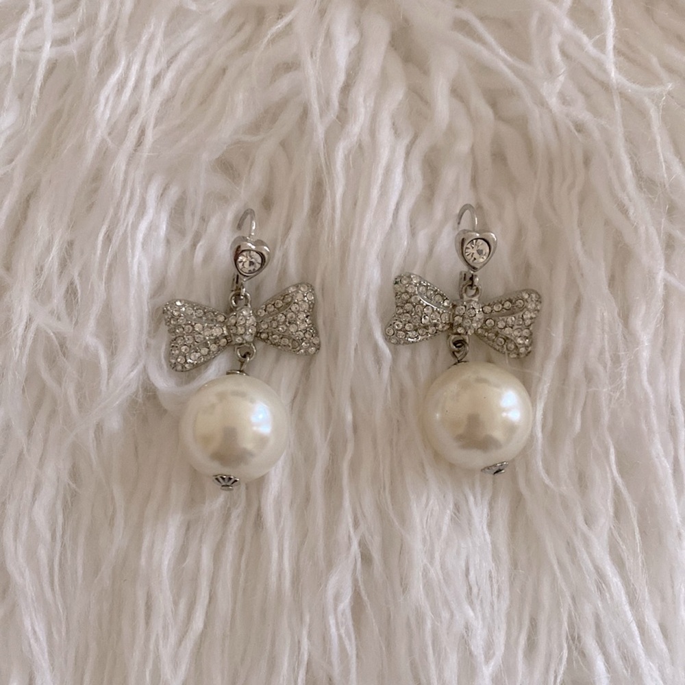 Betsey Johnson pearl bow crystal dangle earrings
